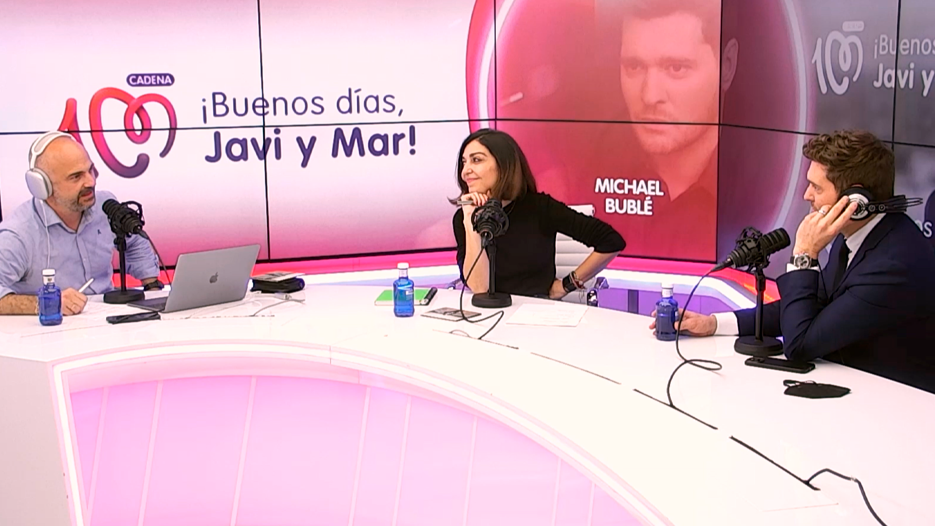 La sorprendente reacción de Michael Bublé al escuchar 'Chicken Teriyaki' de Rosalía