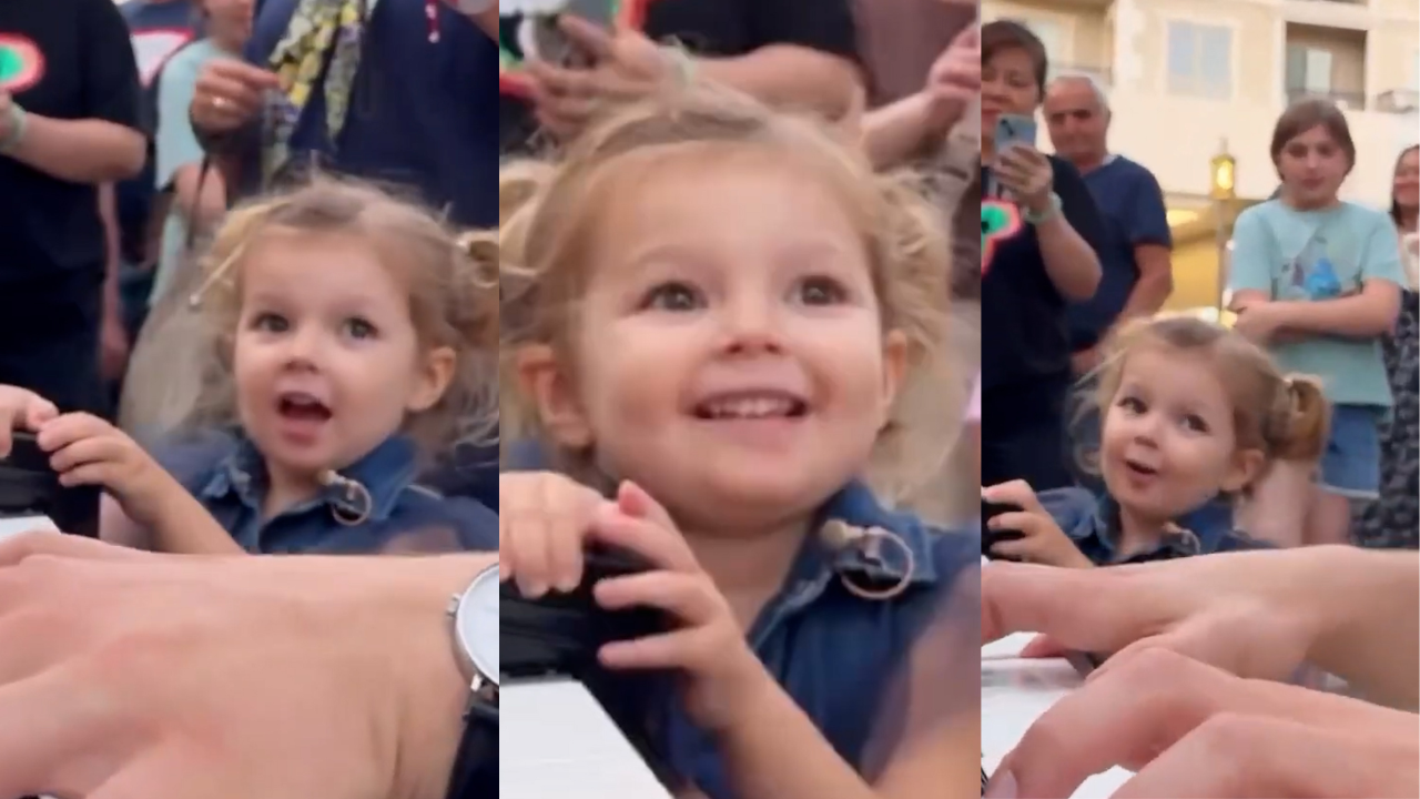 Las tiernas imágenes de una niña cantando 'My heart will go on' con un pianista en plena calle: "Preciosa"